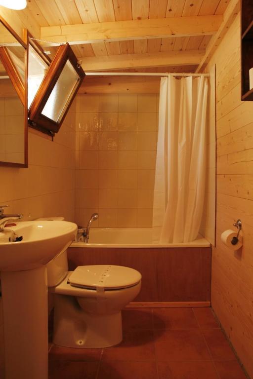 Parque de Campismo Camping Maçanet de Cabrenys 3*